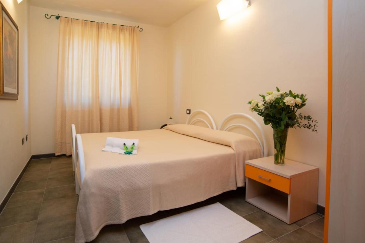 S'Ena Hotel Arbus Exterior photo