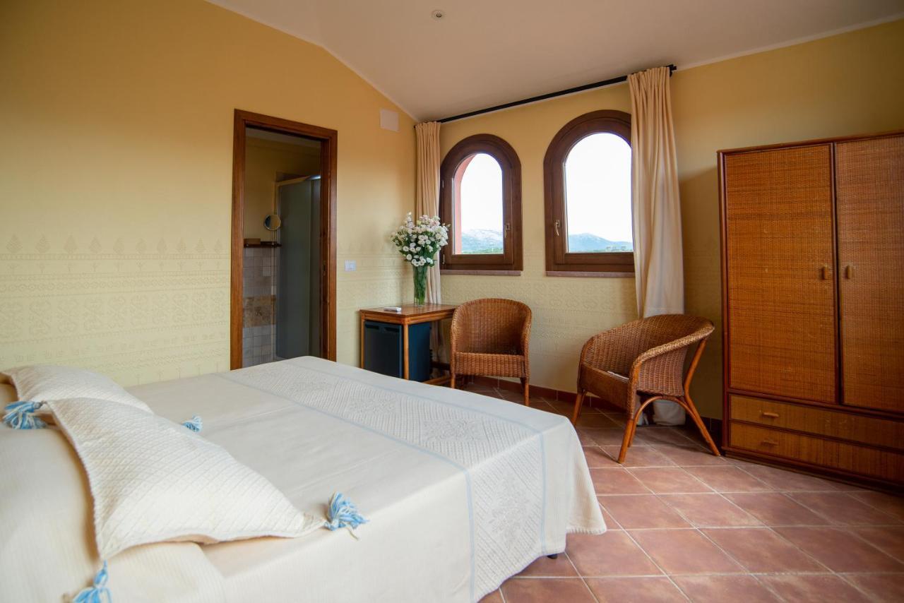 S'Ena Hotel Arbus Exterior photo